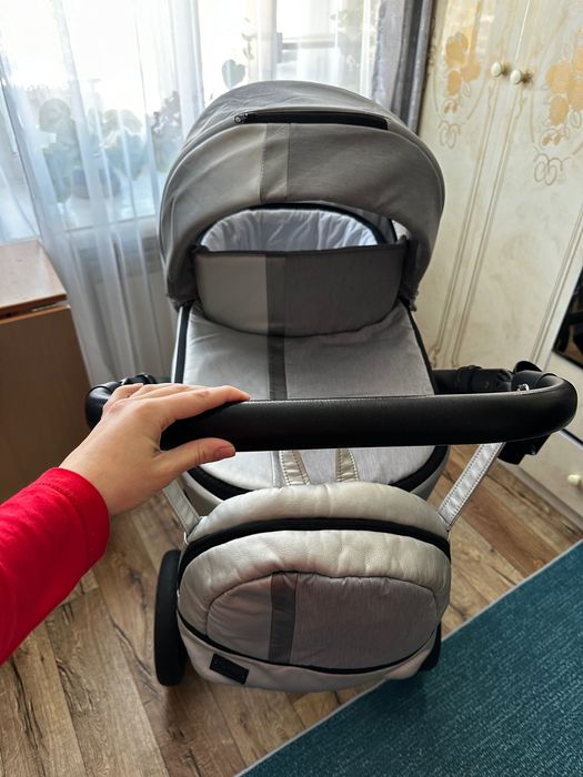 Продам Коляска 2 в 1