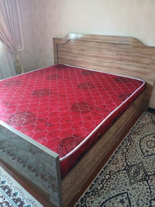 Двухспальная кровать