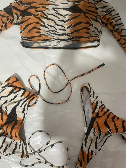 продается купальник