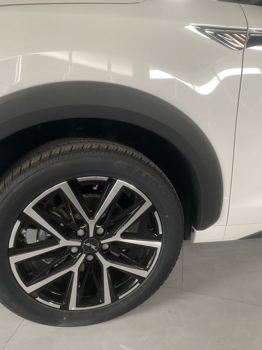 JAC JS8 крассовер
