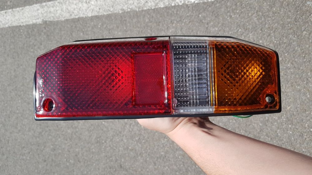 Lampa spate stop semnalizare Toyota Land Cruiser J70 73 79