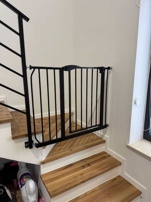 Poartă de siguranță pentru scări din oțel, 75–117 cm, neagra