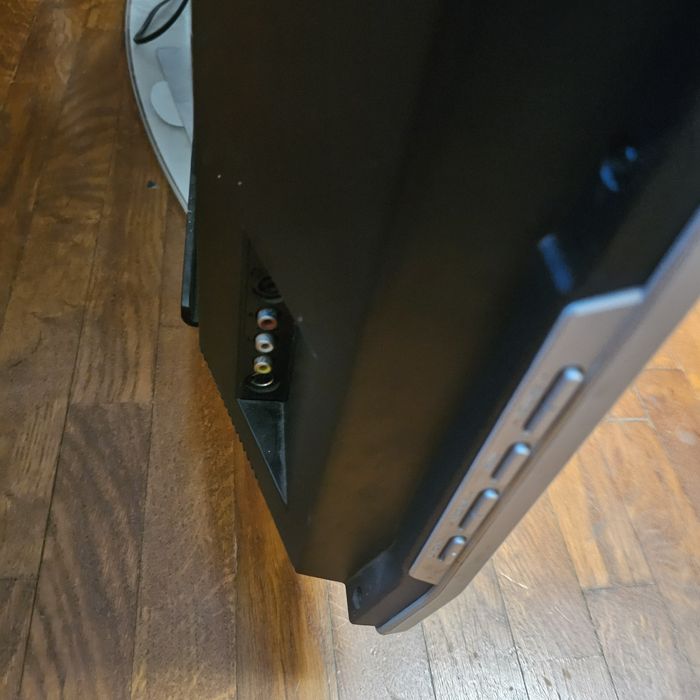 Продавам Philips 42” LCD телевизор – HD Ready, 2x HDMI, работещ