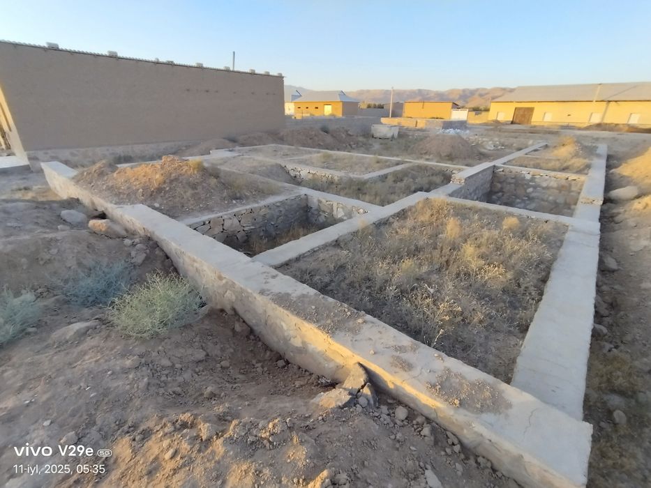 Нурота тумани Парпи узоқ массивида ер участка сотилади