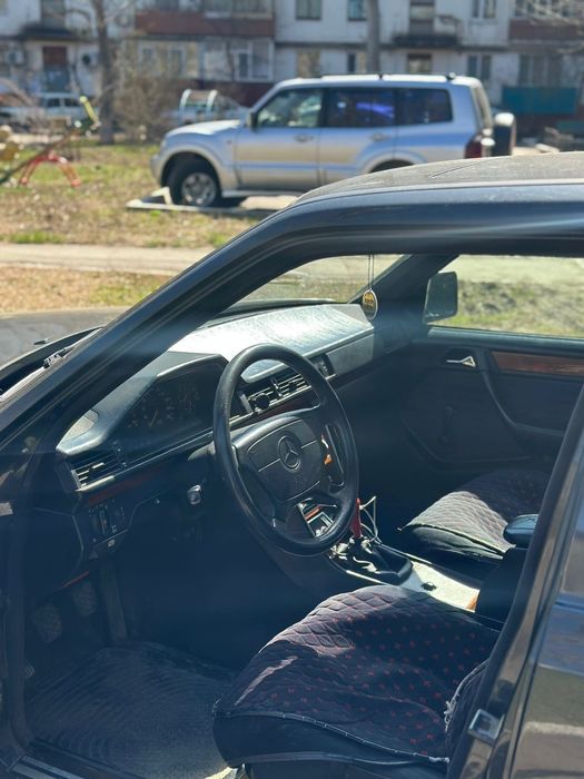 Продам мерседес 124