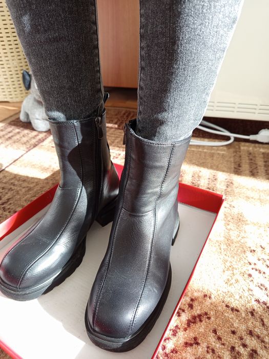 Черни боти от естествена кожа