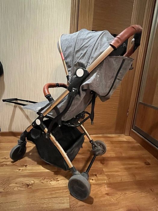 Продам прогулочную коляску
