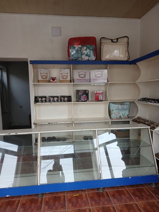 Prilafka vitrina polka