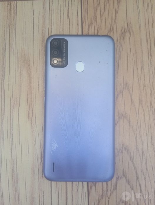 Itel 2/32Gb moshmiy