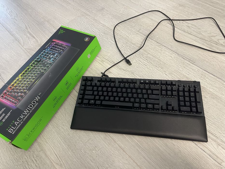 Tastatura GAMING Razer Blackwidow V4 - NOU