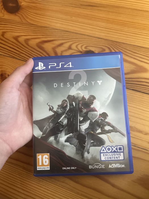 Плейстейсън 4 про с два джойстика и три игри