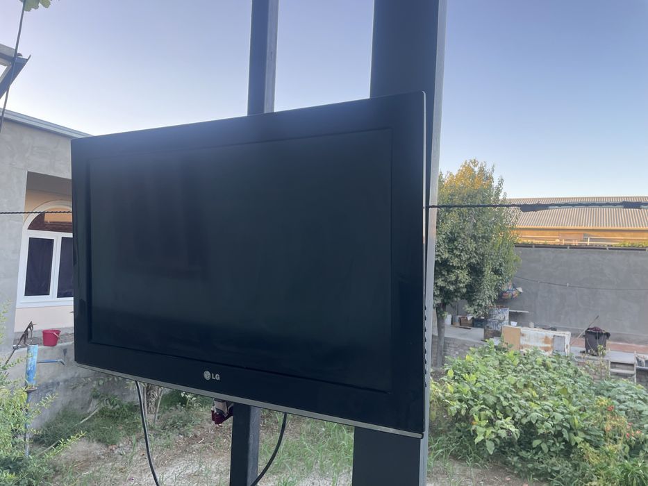Televizor sotiladi