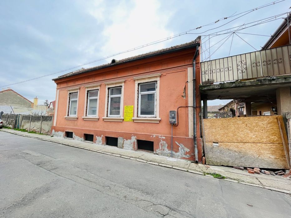 Casa ultra central de vanzare