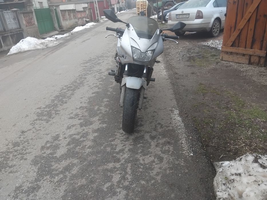Vând honda hornet s600