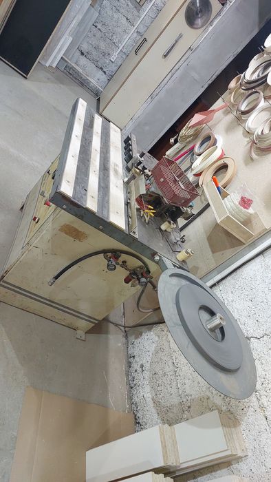 Станок кромкооблицовочный