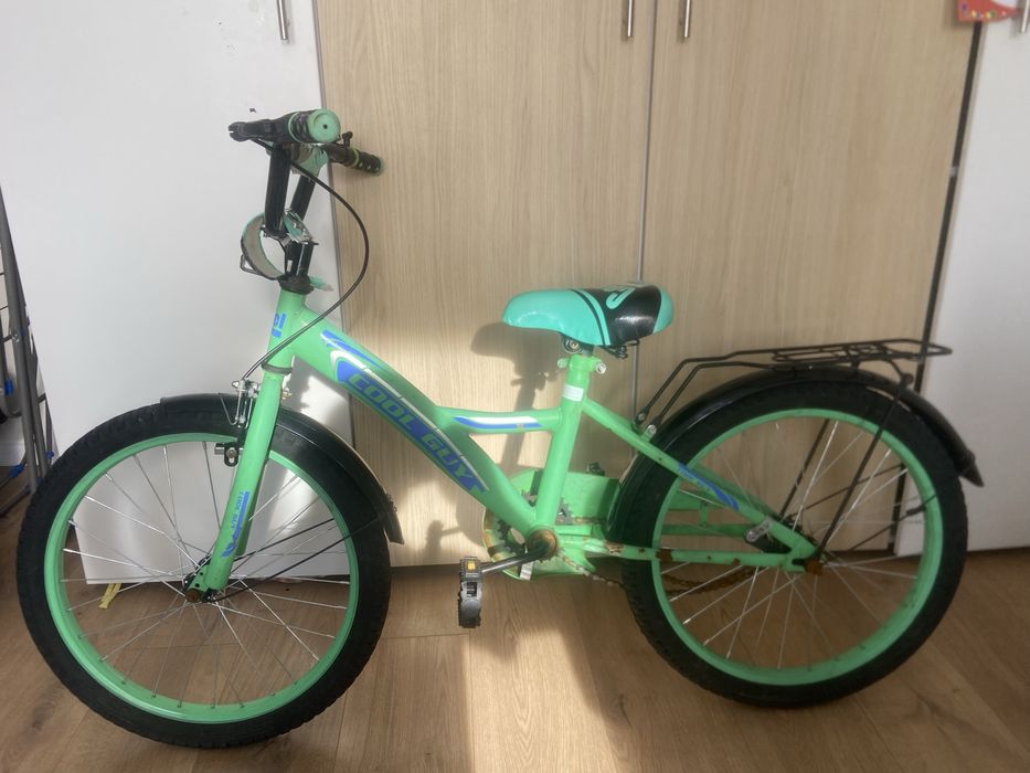 Продаётся велосипед для детей 5–7 лет.