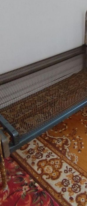 Железная кровать