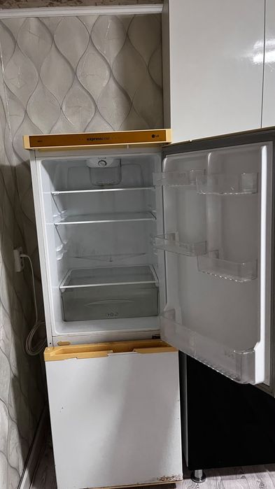 Продается холодильник б/у LG