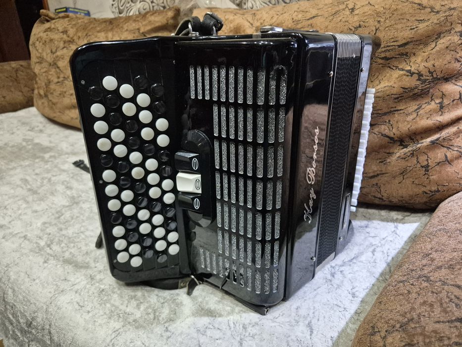 Продаётся баян пятирядный