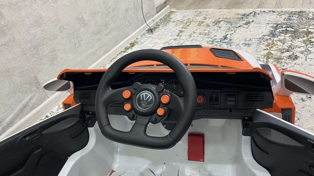 Детская машинка на пульте