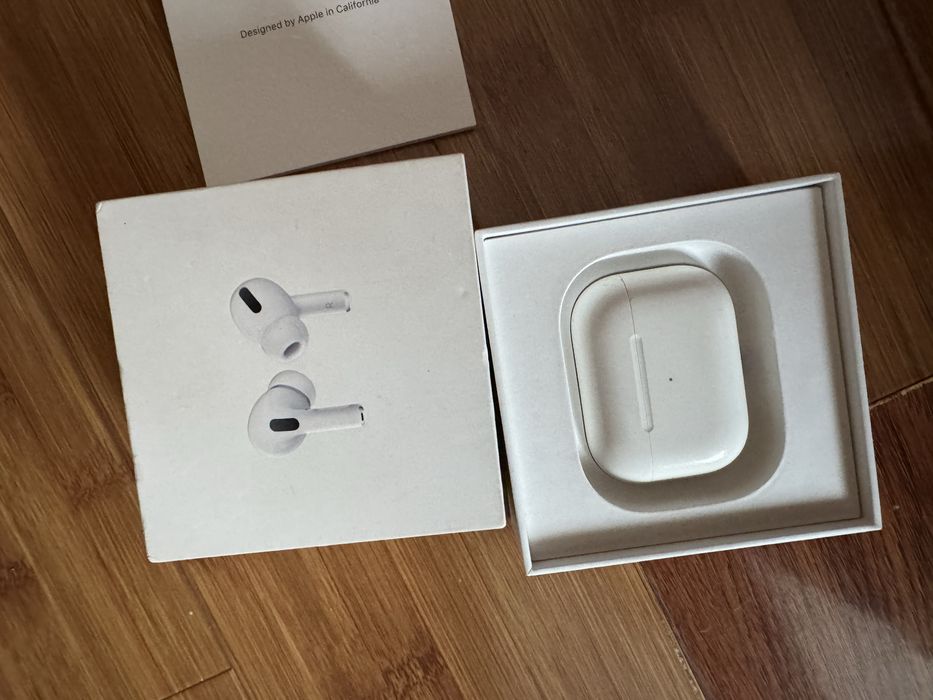AirPods pro первое поколение