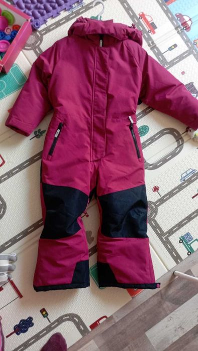 Зимний комбинезон для девочки