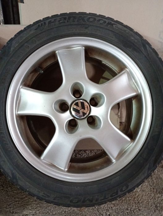 VW GOLF 4 джанти със зимни гуми 205/55/16 7,5 J ET35 5x100 цо56,6