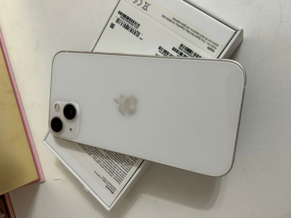 Продам Iphone 13
