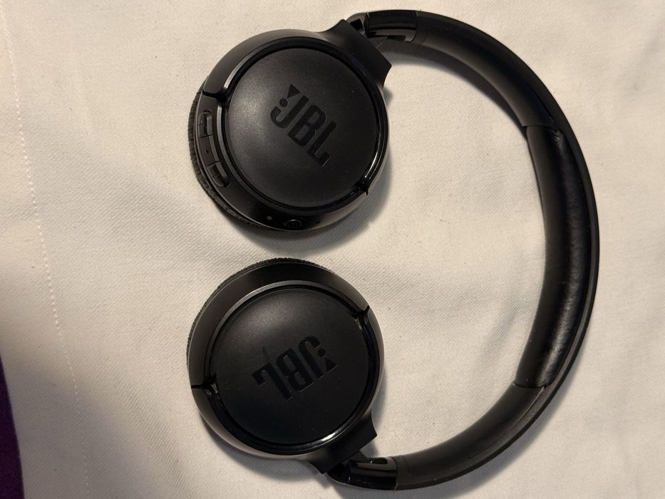 Casti JBL într-o stare foarte buna