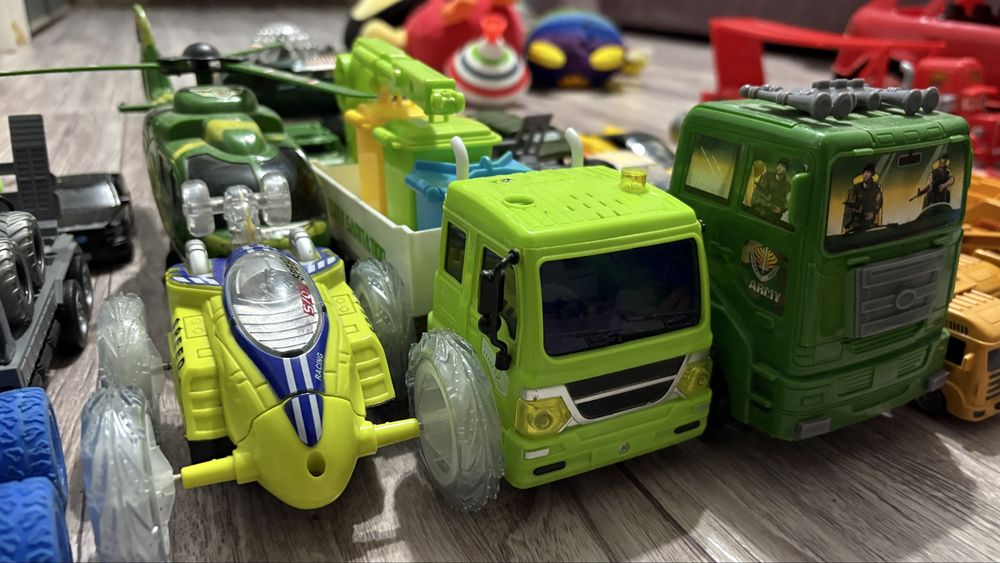 Продам много игрушек