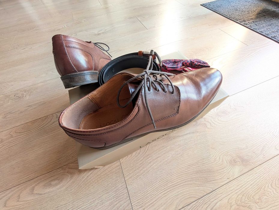 Мъжки официални обувки в комплект с колан и папионка