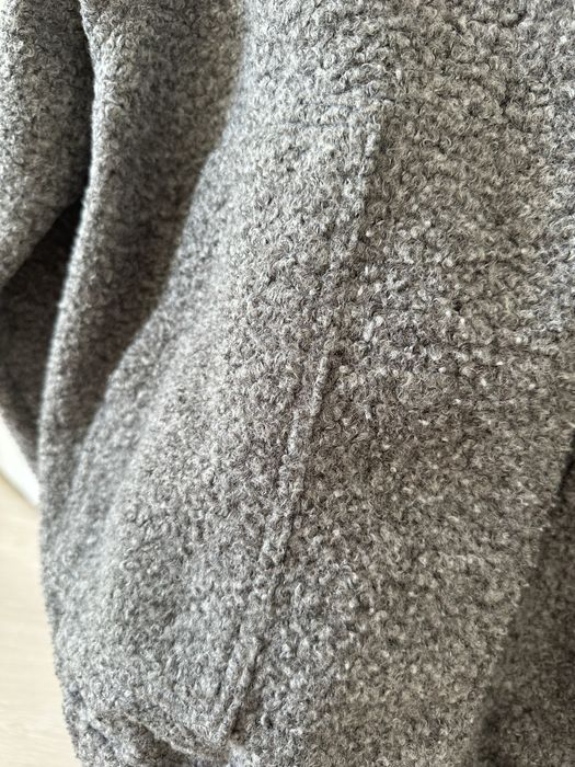 Бомбер серого цвета