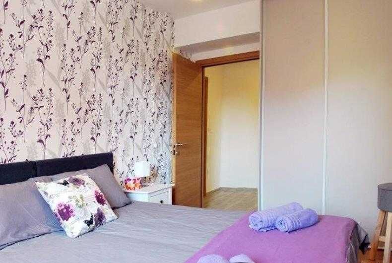 Дава се под наем Двустаен апартамент в Бургас, Център - 64 кв.м за 219.3 € - Снимка #2