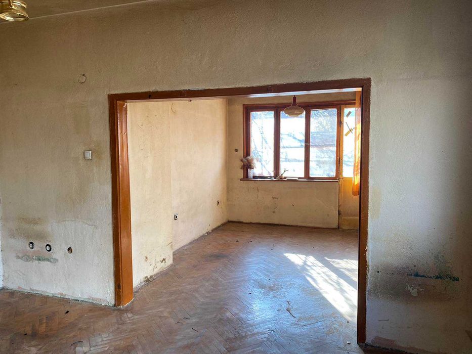 Продава се Тристаен апартамент в Карлово - 100 кв.м за 1173 €/кв.м - Снимка #4