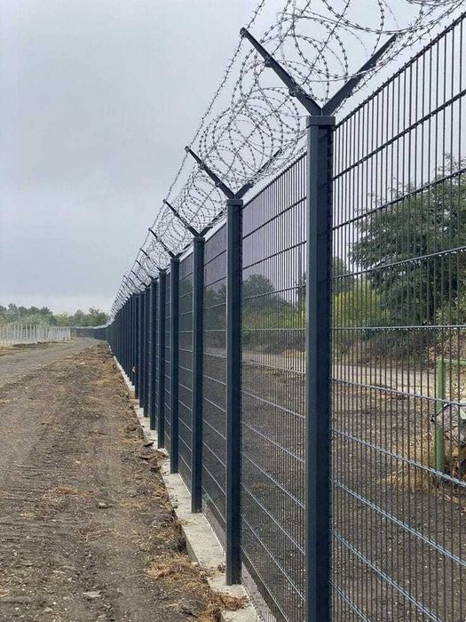 Construim Garduri si Porti din Panou stil Jaluzele, Sipca Metalica, Tabla Cutata, Plasa Bordurata, Fier Forjat BCA si alte modele disponibile