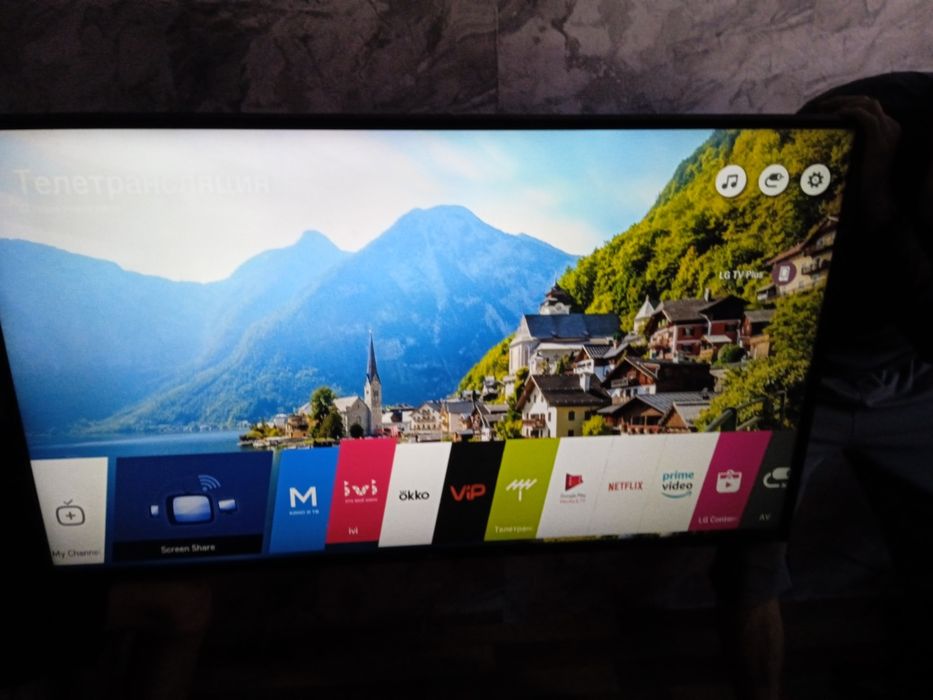 Продам смарт телевизор