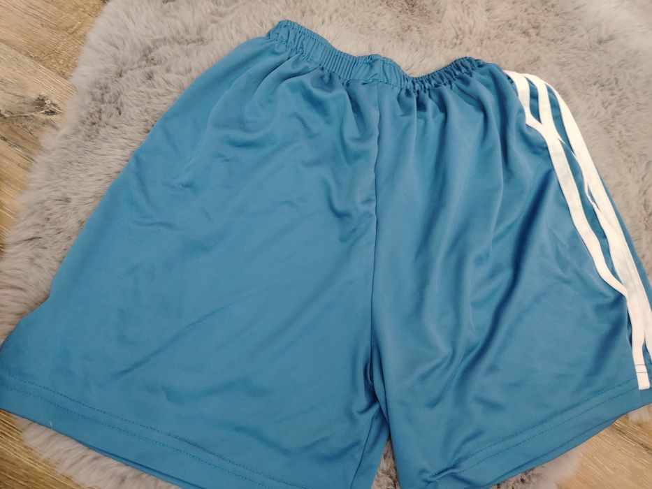 Детски футболни дрехи