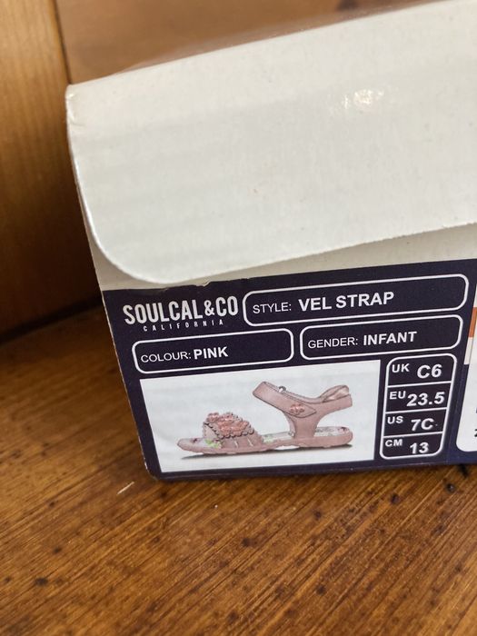 Sandale fetite 23 noi, cu eticheta