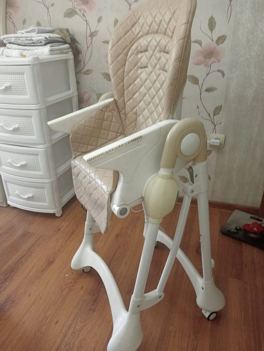 Кормящий стульчик для детей
