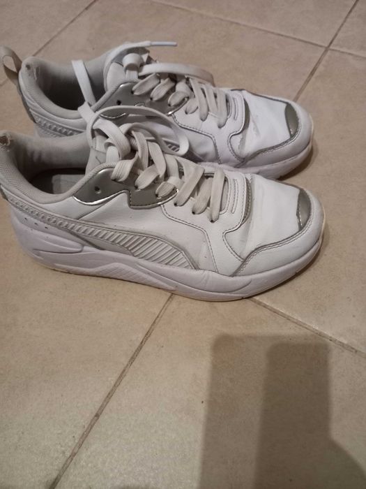 Дамски спортни обувки