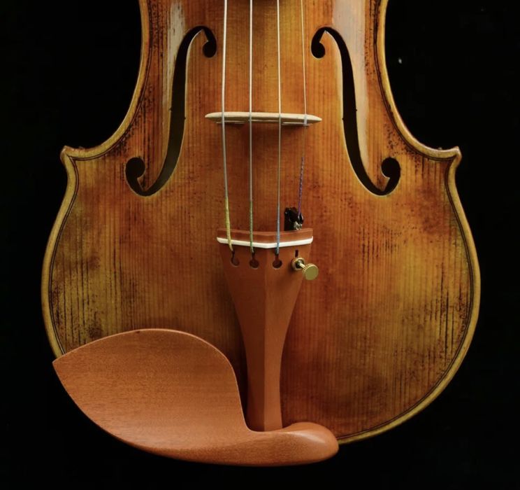 Продается мастеровая скрипка с очень красивым тембром