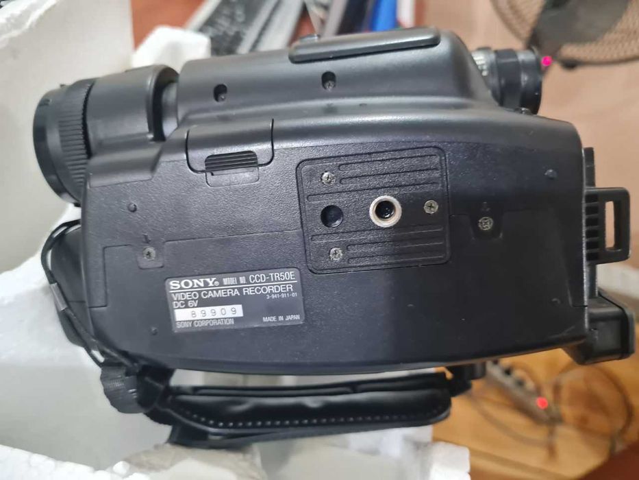 Видеокамера Sony Handycam CCD-TR50E