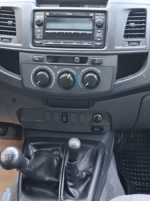 Vând Toyota Hilux ,2012