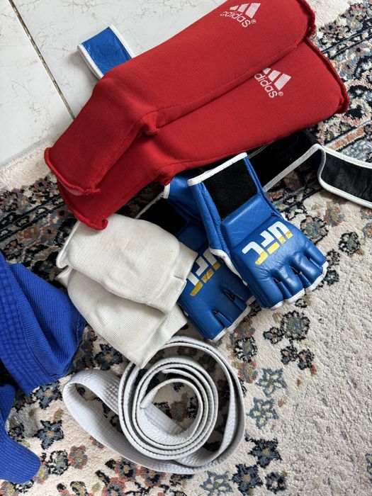 Продам кимоно на пятнадцатилетнего