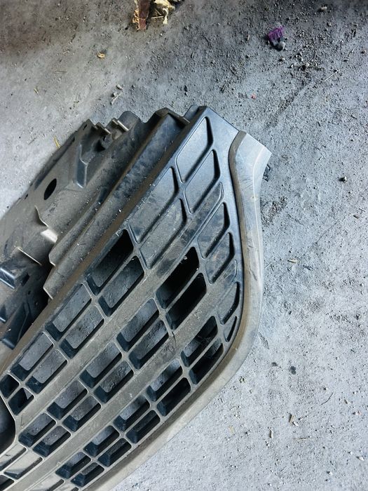 Предна Решетка за Renault Trafic3