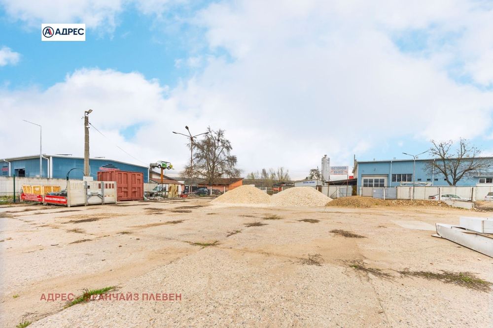 Продава се Парцел в Плевен, Индустриална зона - Запад - 986 кв.м за 57 €/кв.м - Снимка #3