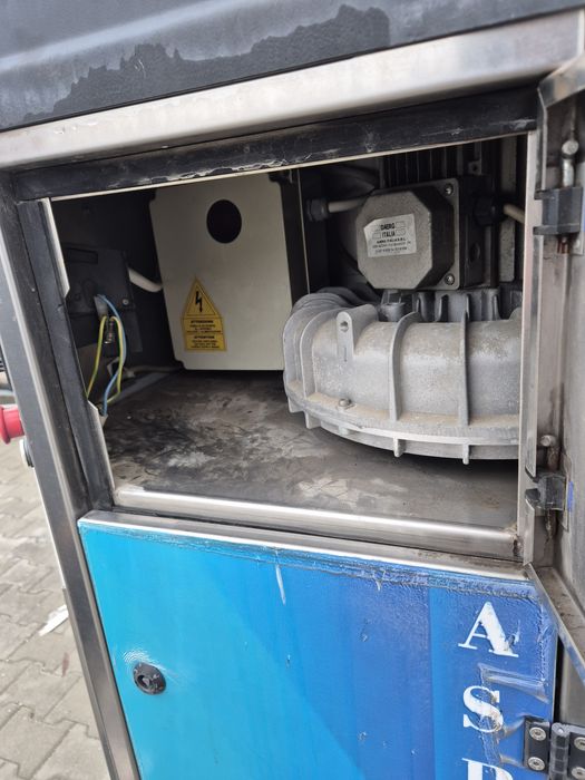 Aspirator spalatorie auto self