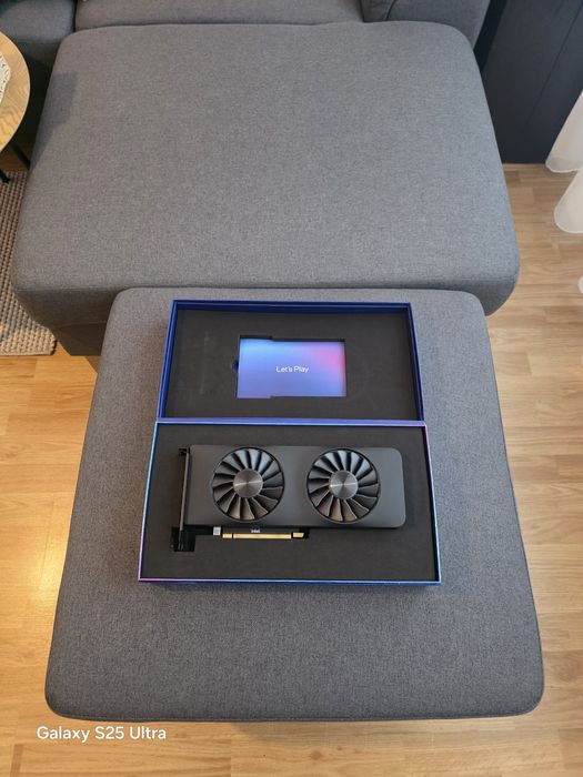 Placa video : Intel Arc 770 - 16 Gb RGB, 1200 ron pret fix