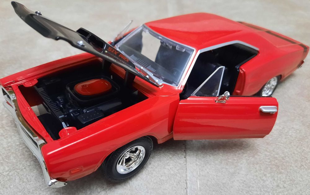 Машинка модель коллекционная