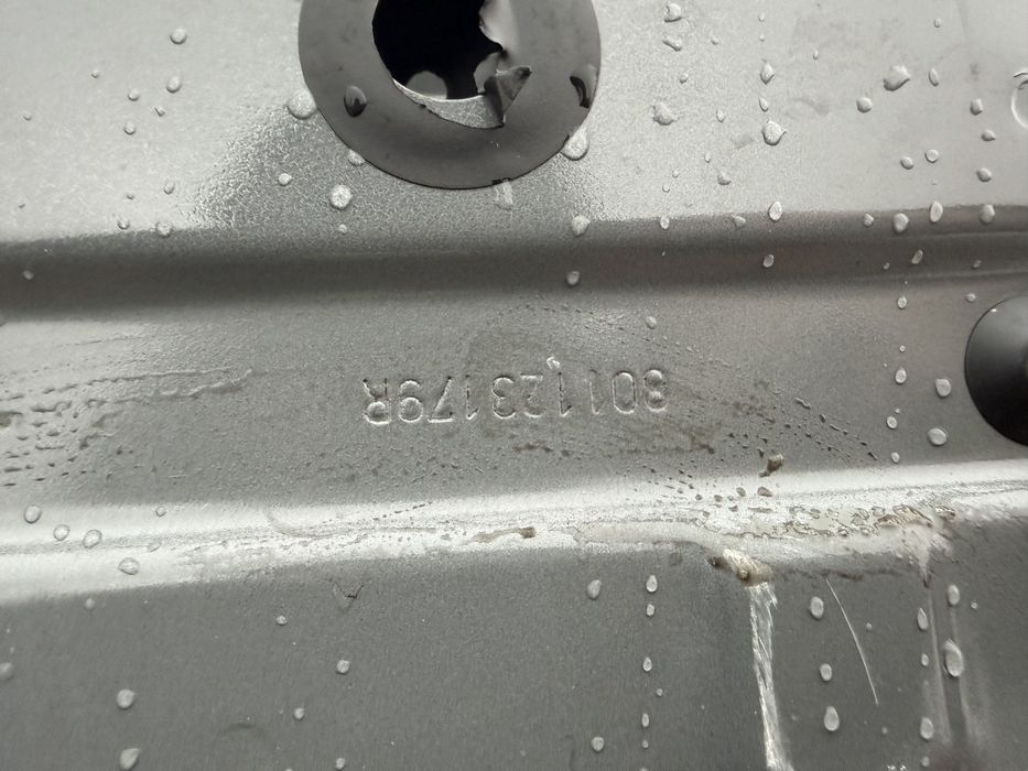 Врата Dacia Sandero